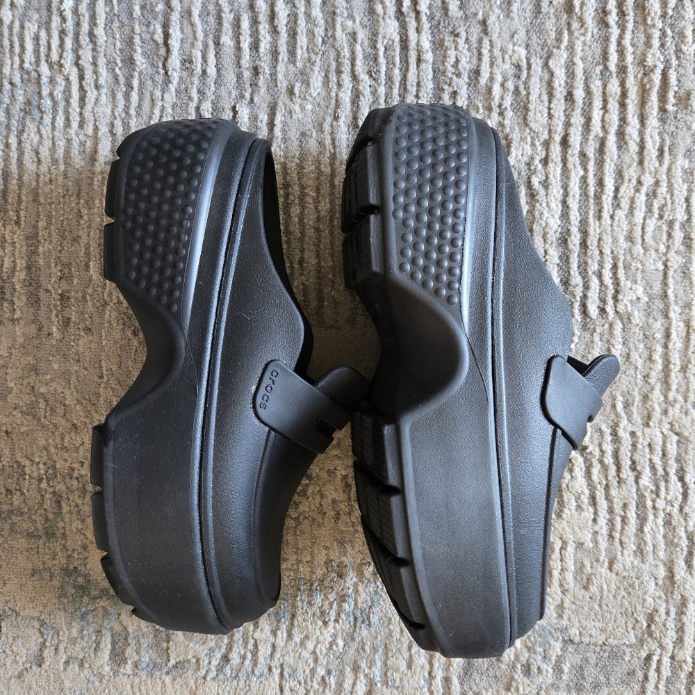 CROCS Black Platform Loafer Flats - Picture 7 of 10